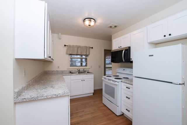 4933 Woodland Avenue, Des Moines, IA 50312