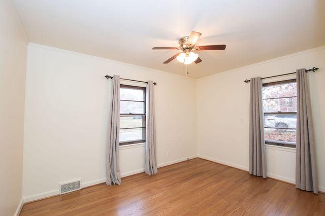 4933 Woodland Avenue, Des Moines, IA 50312