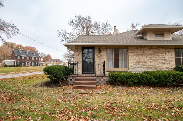 4933 Woodland Avenue, Des Moines, IA 50312