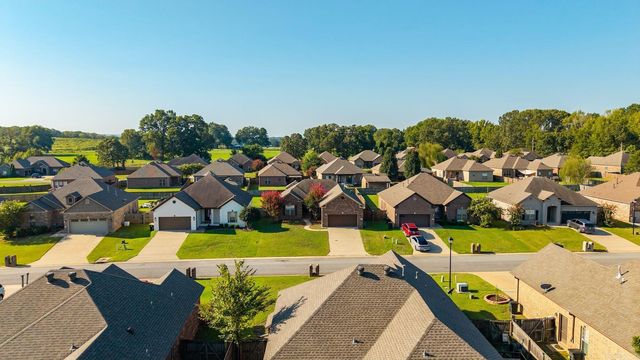 14 Oak Tree Circle, Conway, AR 72032