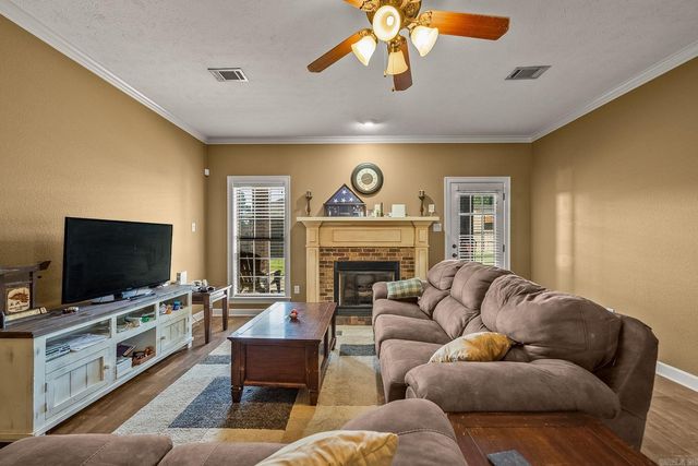 14 Oak Tree Circle, Conway, AR 72032