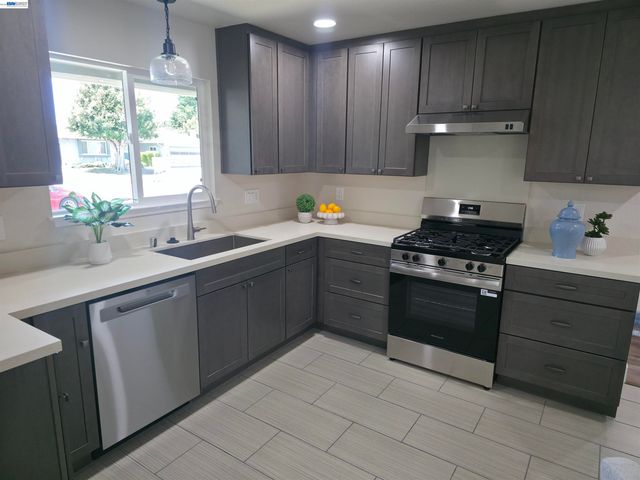 41328 Thurston St, Fremont, CA 94538
