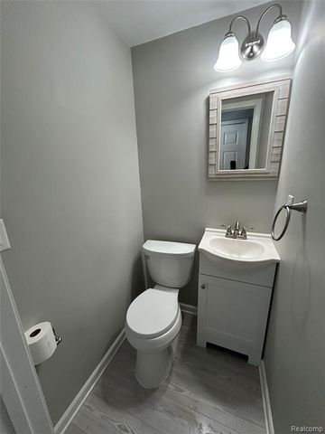 22761 Melrose Avenue, Eastpointe, MI 48021