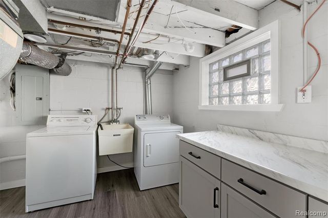 22761 Melrose Avenue, Eastpointe, MI 48021