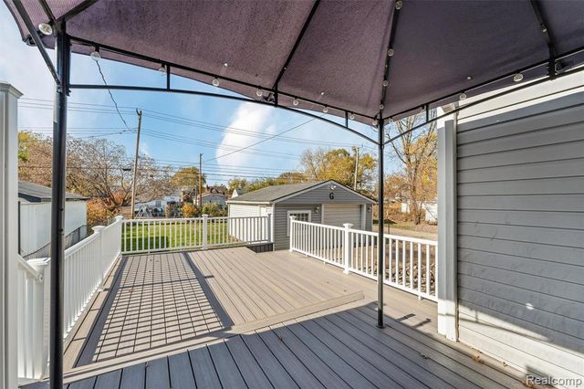 22761 Melrose Avenue, Eastpointe, MI 48021