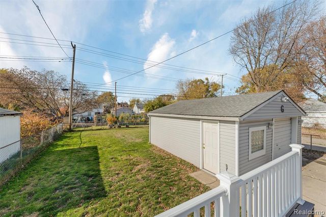 22761 Melrose Avenue, Eastpointe, MI 48021