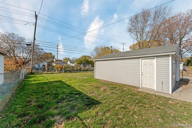 22761 Melrose Avenue, Eastpointe, MI 48021