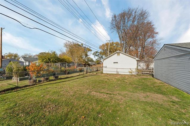 22761 Melrose Avenue, Eastpointe, MI 48021