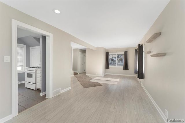 22761 Melrose Avenue, Eastpointe, MI 48021