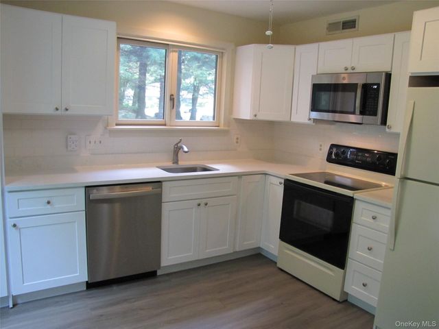 571 Heritage Hills F, Somers, NY 10589