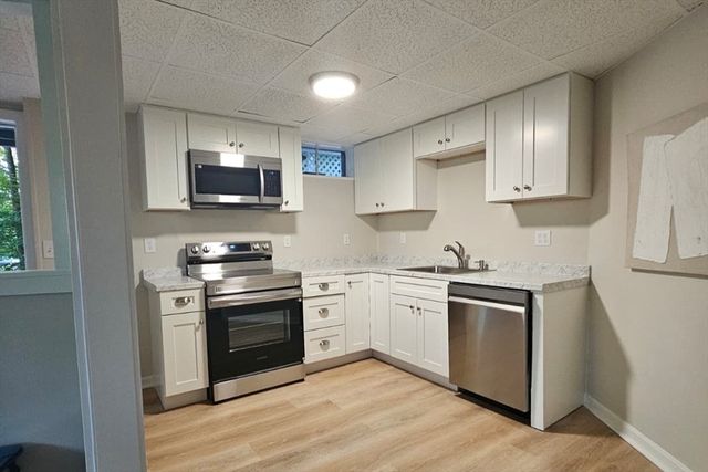 6 Bond Rd, Charlton, MA 01507
