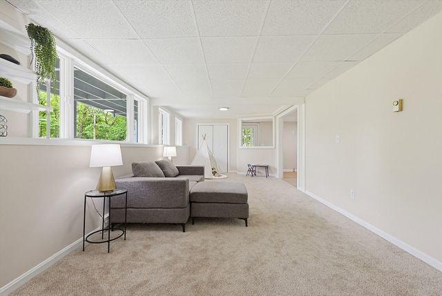 6 Bond Rd, Charlton, MA 01507