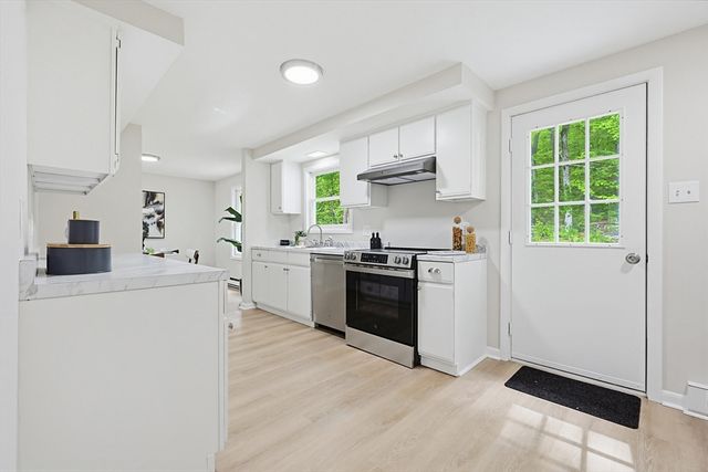 6 Bond Rd, Charlton, MA 01507
