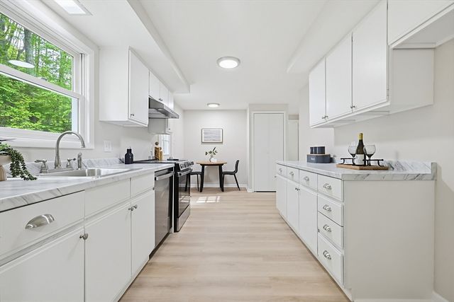 6 Bond Rd, Charlton, MA 01507
