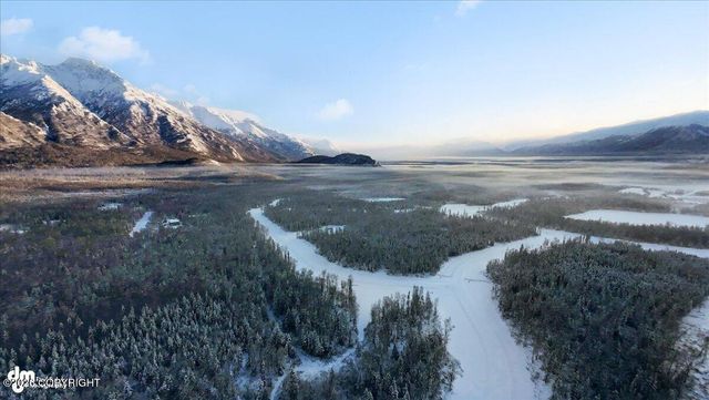 800 S Lazy Vista Circle, Palmer, AK 99645