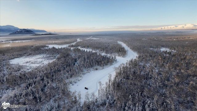 800 S Lazy Vista Circle, Palmer, AK 99645