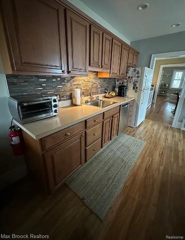 406 E 6th Street, Royal Oak, MI 48067