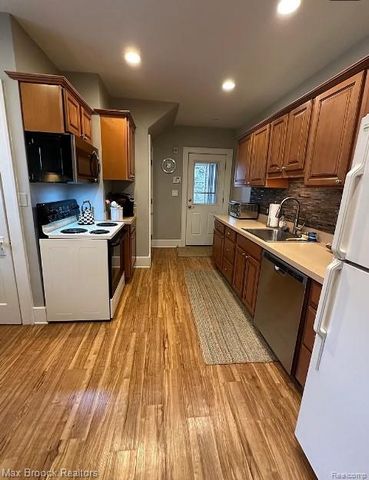 406 E 6th Street, Royal Oak, MI 48067