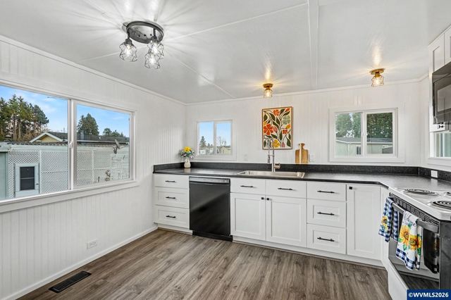 2200 Lancaster #14A Dr SE 14A, Salem, OR 97317