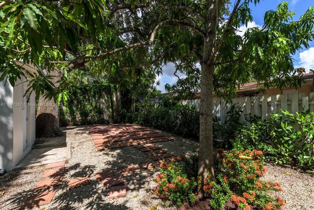 559 NE 64th St 561, Miami, FL 33138