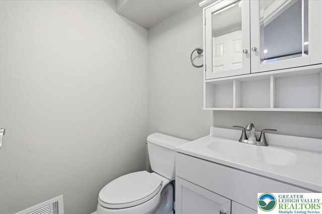 612 Mountain View Way, Lehman Twp, PA 18324