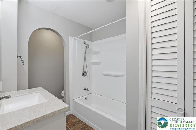 612 Mountain View Way, Lehman Twp, PA 18324