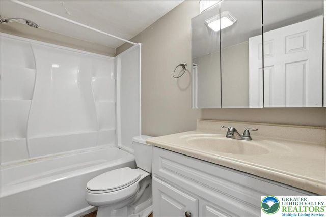 612 Mountain View Way, Lehman Twp, PA 18324