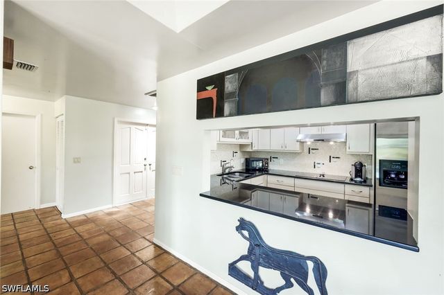 330 BALD EAGLE DR 2, Naples, FL 34105