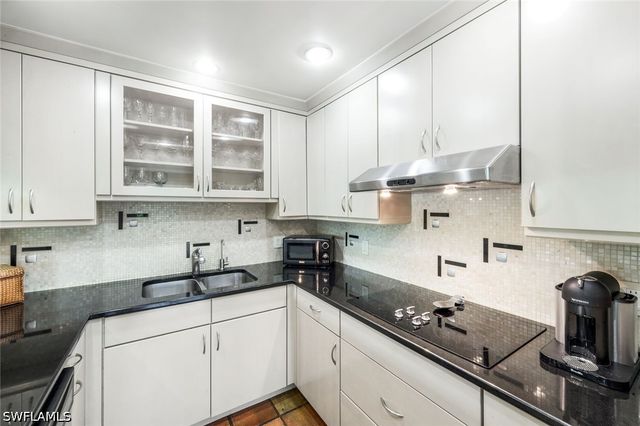 330 BALD EAGLE DR 2, Naples, FL 34105