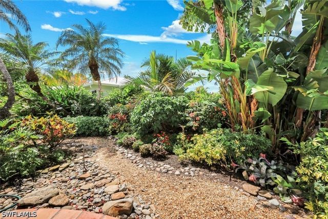 330 BALD EAGLE DR 2, Naples, FL 34105