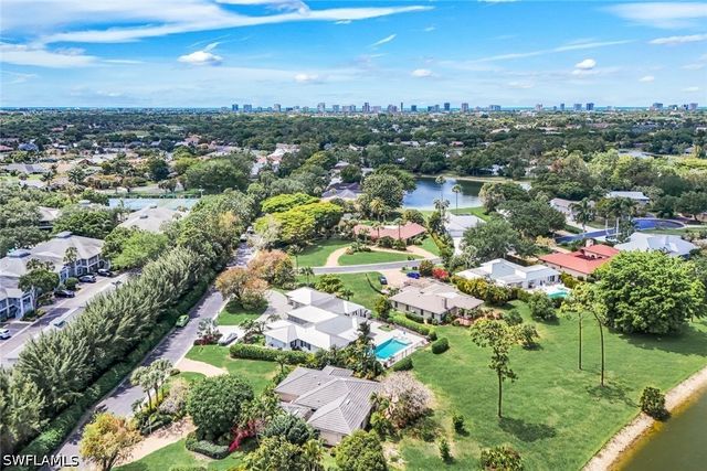 330 BALD EAGLE DR 2, Naples, FL 34105