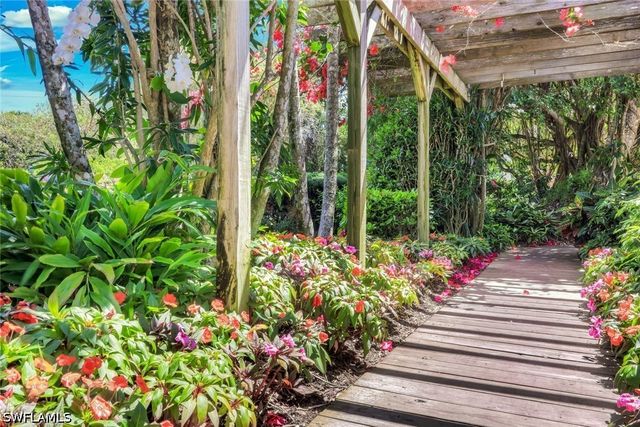 330 BALD EAGLE DR 2, Naples, FL 34105