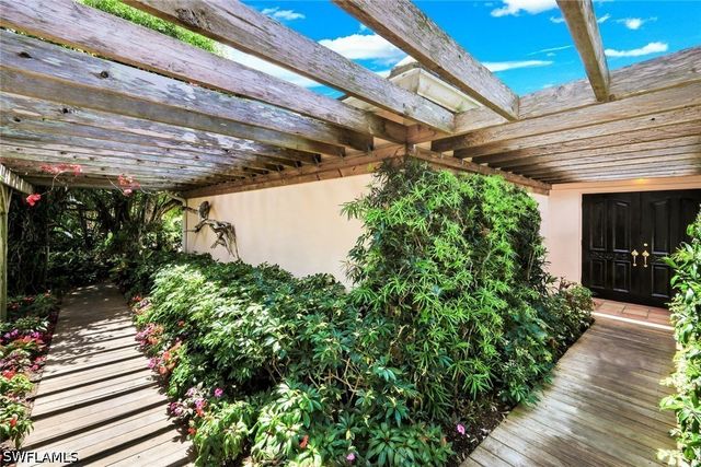 330 BALD EAGLE DR 2, Naples, FL 34105