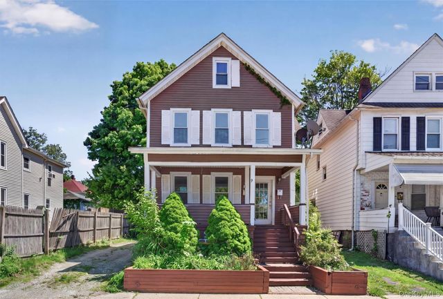 90 Montgomery Street Upper, Middletown, NY 10940