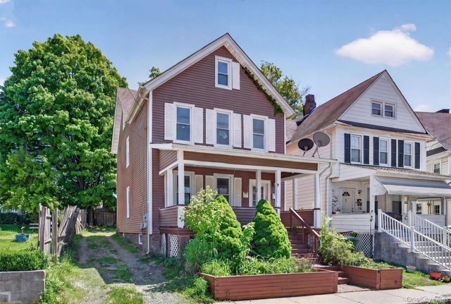 90 Montgomery Street Upper, Middletown, NY 10940