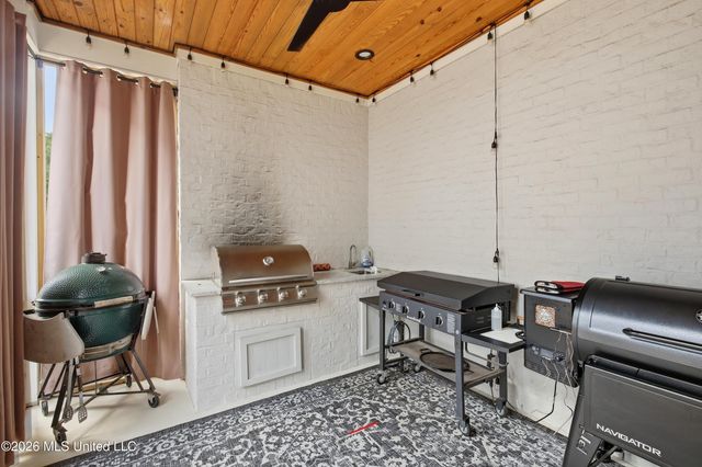 124 N Natchez Drive, Madison, MS 39110