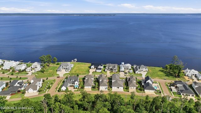 124 N Natchez Drive, Madison, MS 39110