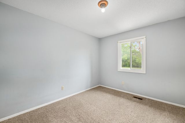 6707 E Pepperwood Ct, Wichita, KS 67226