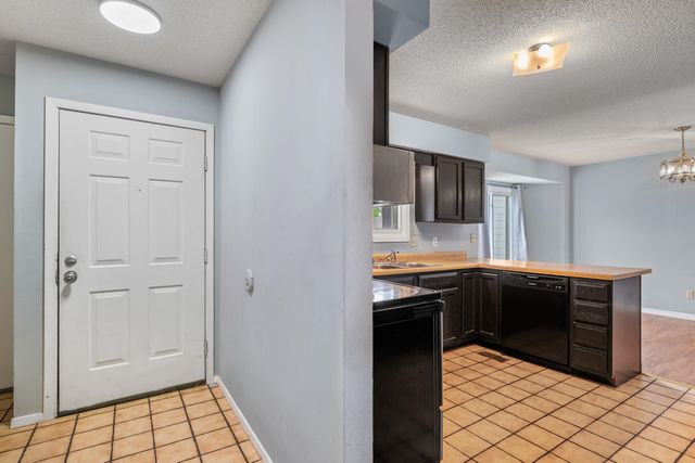 6707 E Pepperwood Ct, Wichita, KS 67226