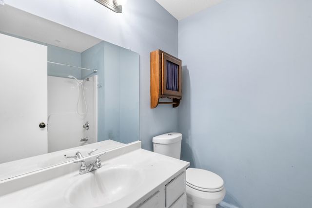 6707 E Pepperwood Ct, Wichita, KS 67226