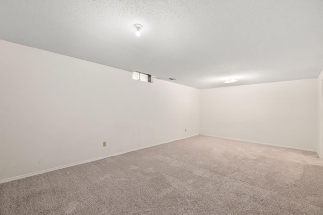 6707 E Pepperwood Ct, Wichita, KS 67226
