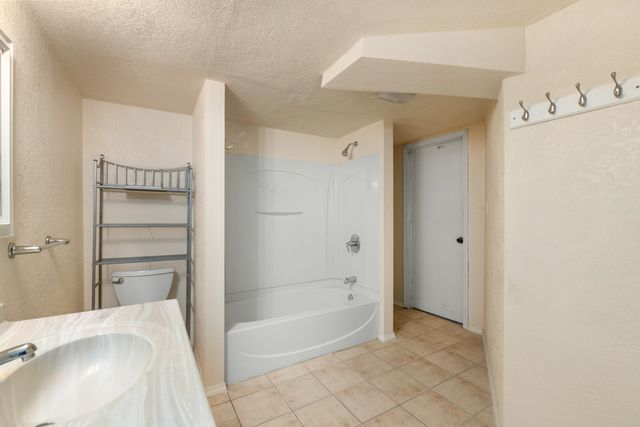 6707 E Pepperwood Ct, Wichita, KS 67226