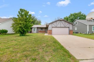 6707 E Pepperwood Ct, Wichita, KS 67226