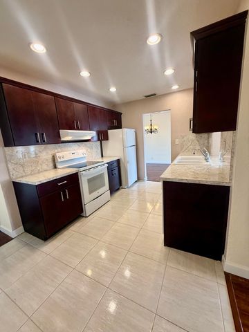 8304 NW 59th Street, Tamarac, FL 33321