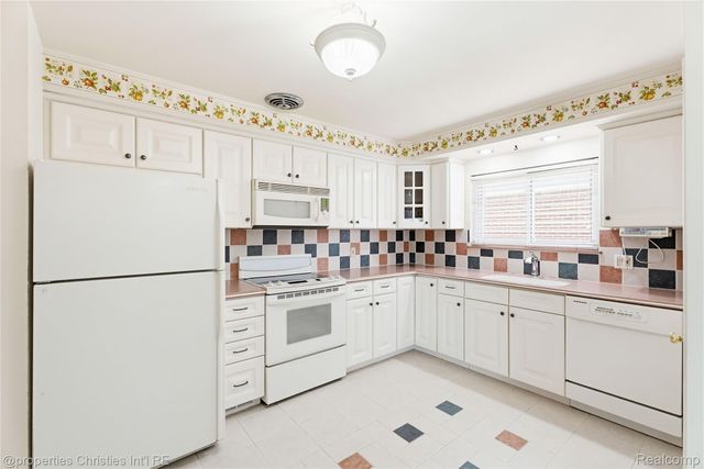 1330 N Custer Avenue, Clawson, MI 48017