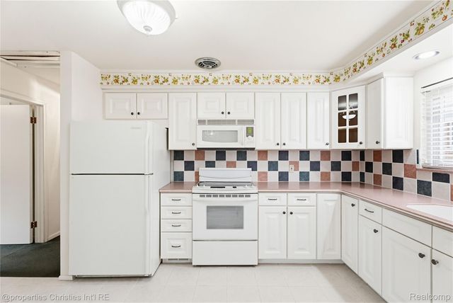 1330 N Custer Avenue, Clawson, MI 48017