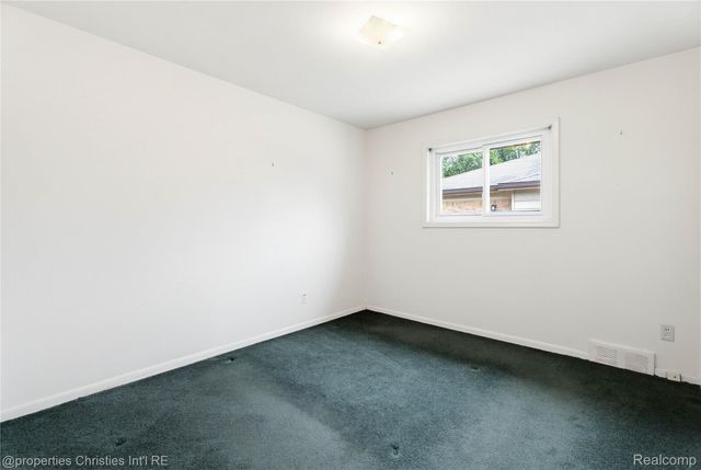 1330 N Custer Avenue, Clawson, MI 48017