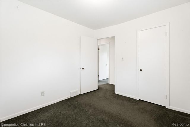 1330 N Custer Avenue, Clawson, MI 48017