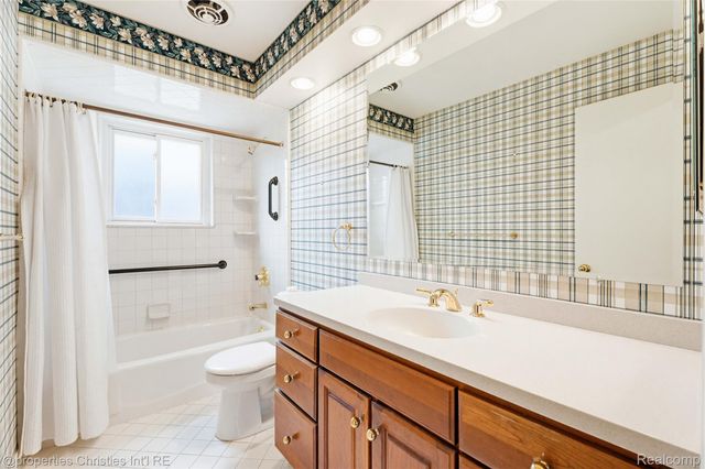 1330 N Custer Avenue, Clawson, MI 48017