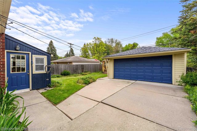 1330 N Custer Avenue, Clawson, MI 48017